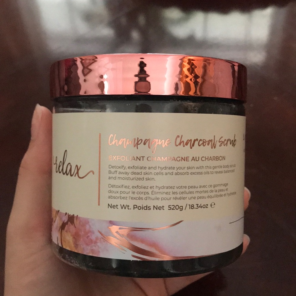Manna Kadar Champagne Body Scrub